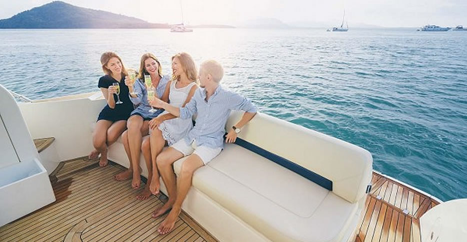 Private boat trips with family and friends